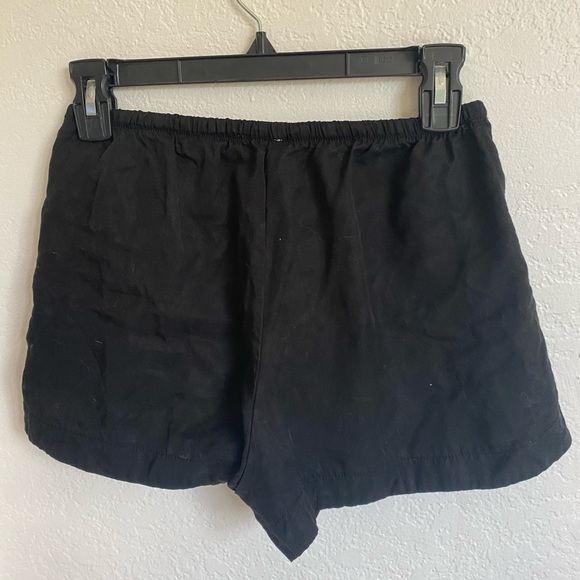 Brandy Melville shorts - Picture 3 of 4